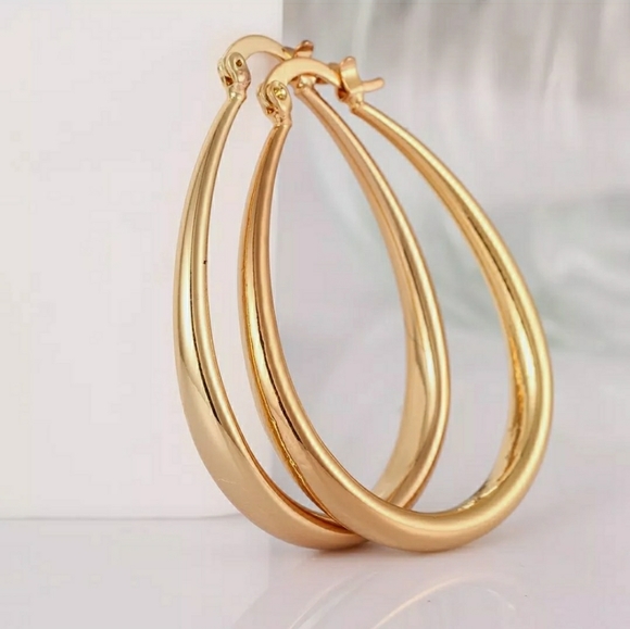 Jewelry - FIRM Beautiful 18k Gold Plated Hoops